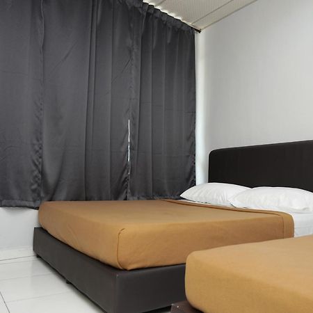Hotel Sixty Nine Johor Bahru Ngoại thất bức ảnh